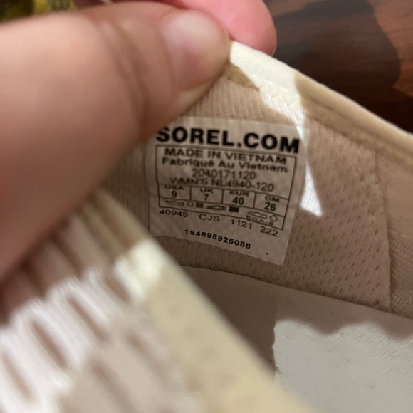 Sorel Beige + Pink Sneakers - Size 9 - Picture 5 of 5